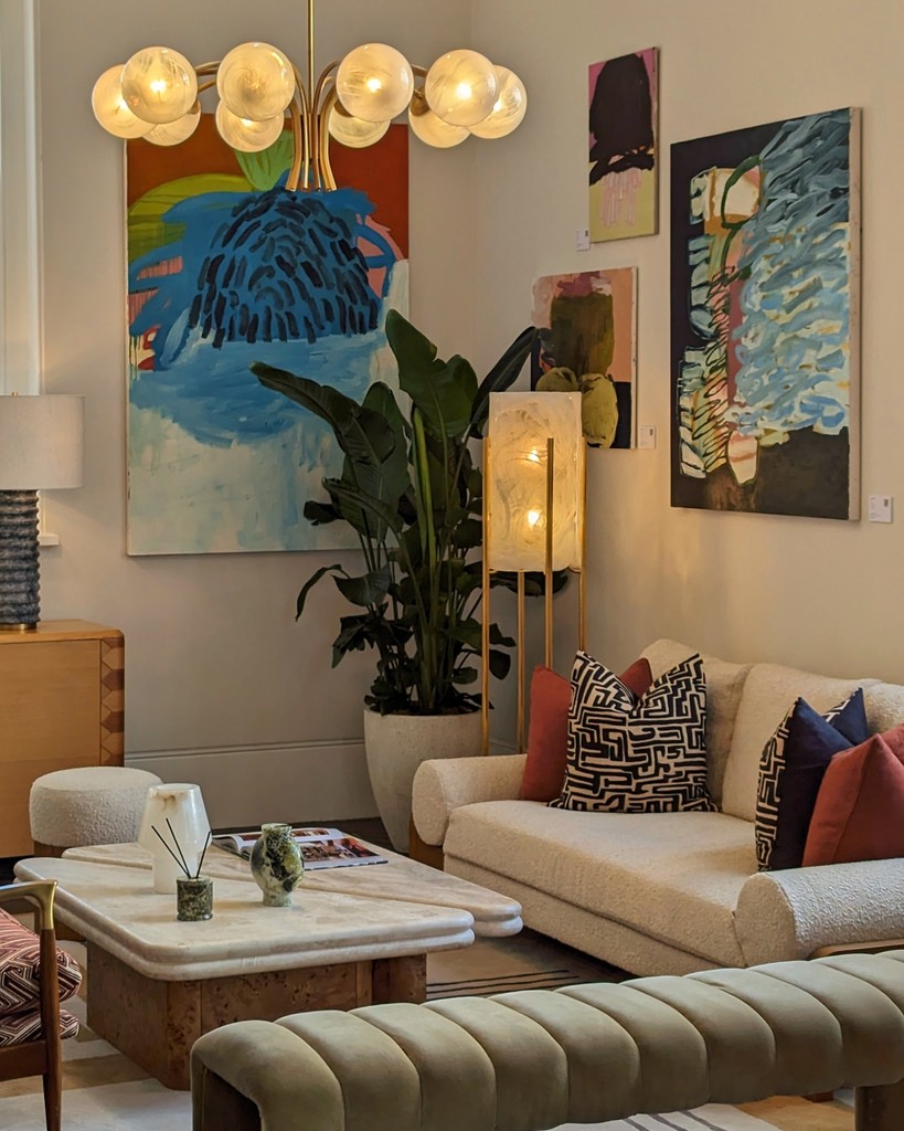 Henry Ward's 'Sully' (pictured left) and other works are currently displayed at Soho Home King's Rd. With thanks to The Art of Hanging who have expertly handled and hung the collection. 
⁠
Find out more: shorturl.at/bwJNW
⁠
#SohoHome #RiseArt #HenryWard #Interiors