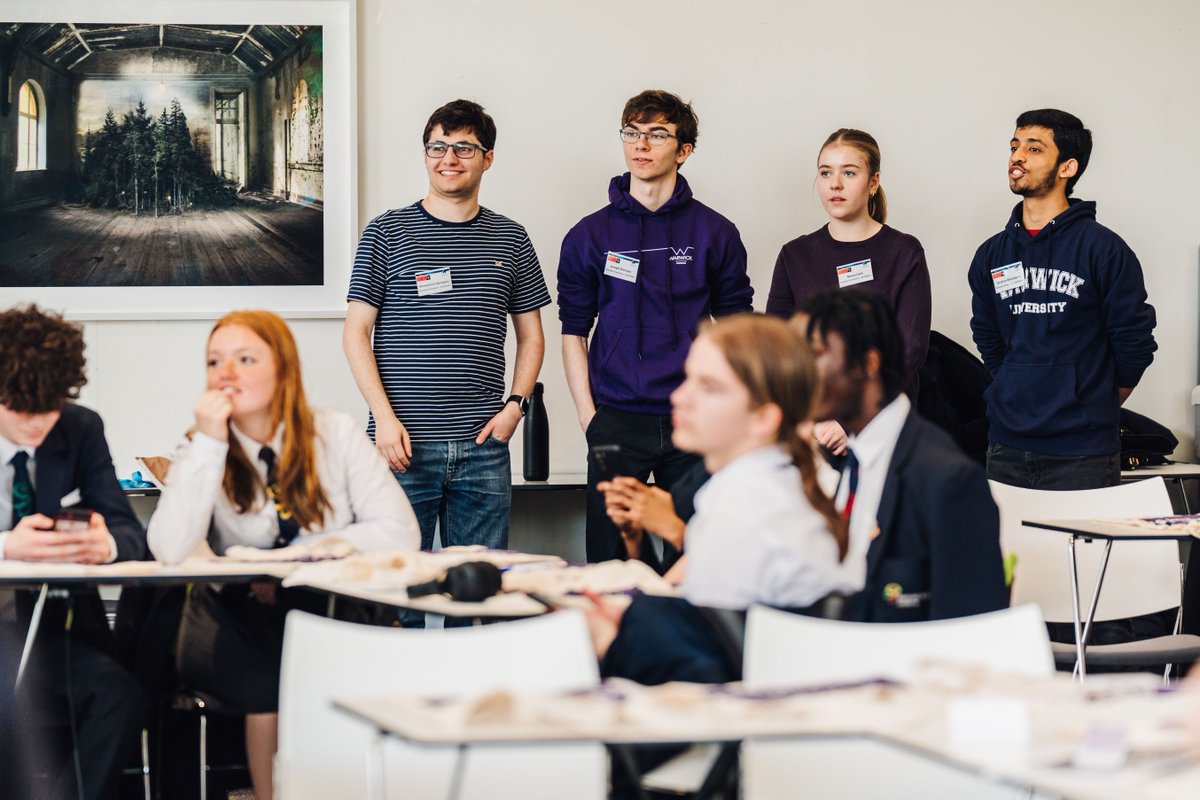 Last week, students came to @warwickecon to explore economics, hear from senior academics and take part in interactive activities considering British colonialism and political history. Thanks to @cage_warwick - find out more here👉 buff.ly/3WH7RGK