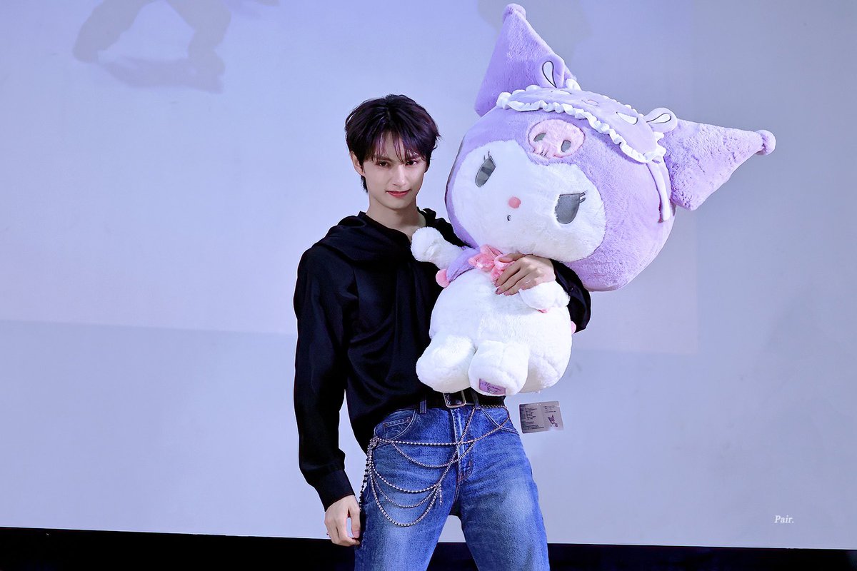 240511

#세븐틴 #SEVENTEEN #준 #JUN #문준휘 #文俊辉