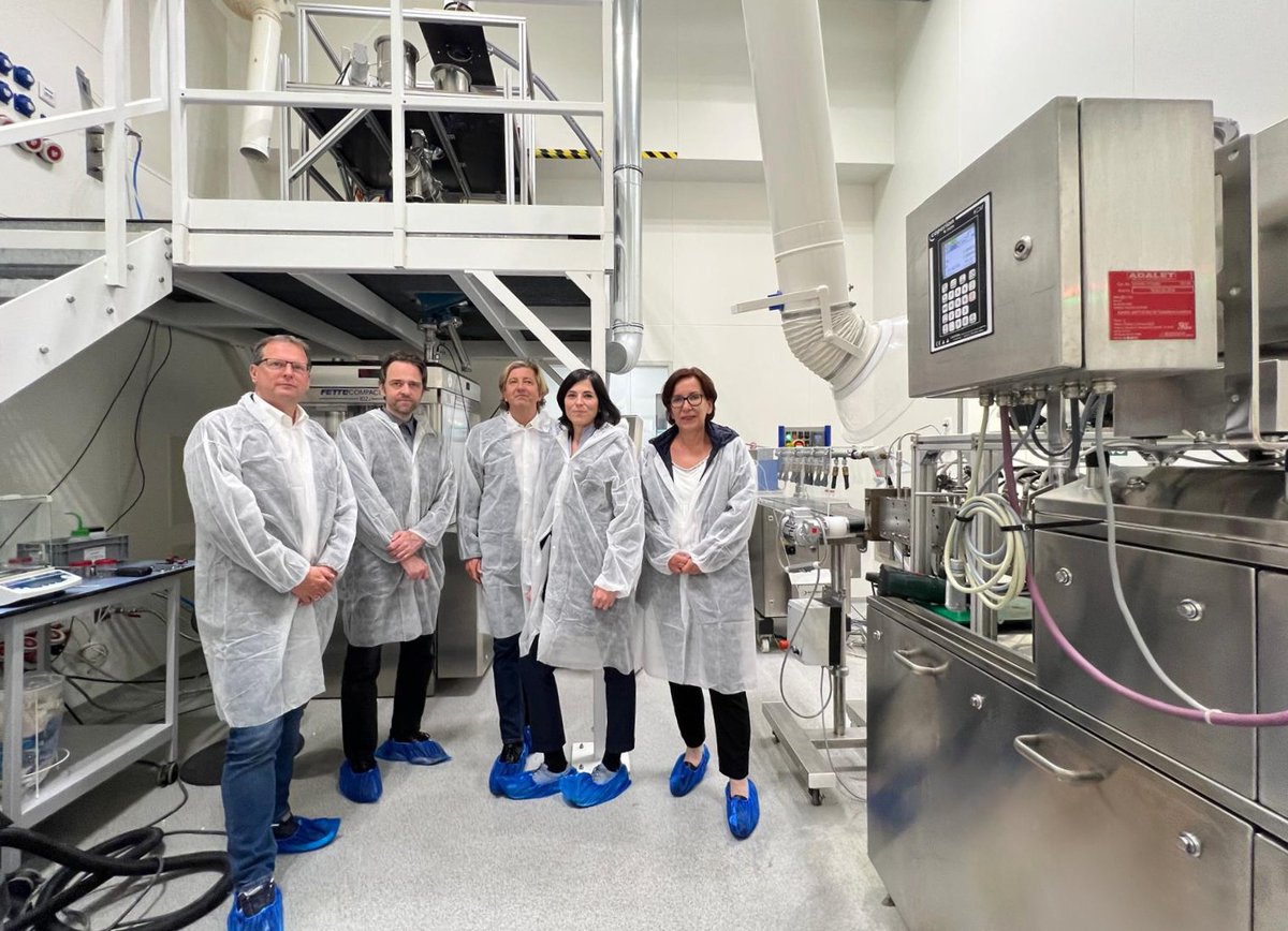 Lab tour with PHARMIG reps, showcasing secure supply chain solutions and collaboration opportunities. Addressing production challenges with an advanced system, fostering innovation and strengthening Austria’s drug supply. #RCPE #ContinuousManufacturing #PharmaceuticalInnovation