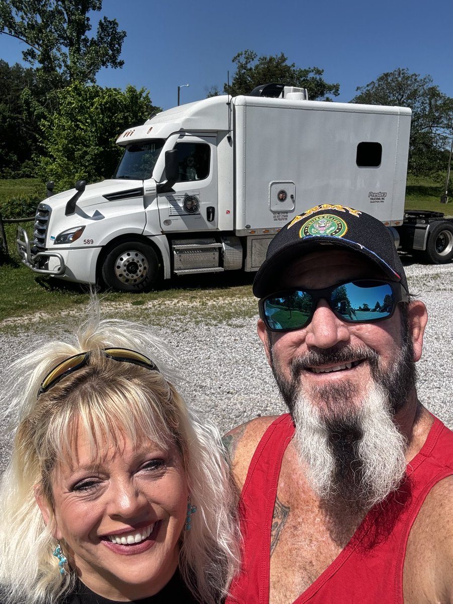 Married 2 The Road tweet media