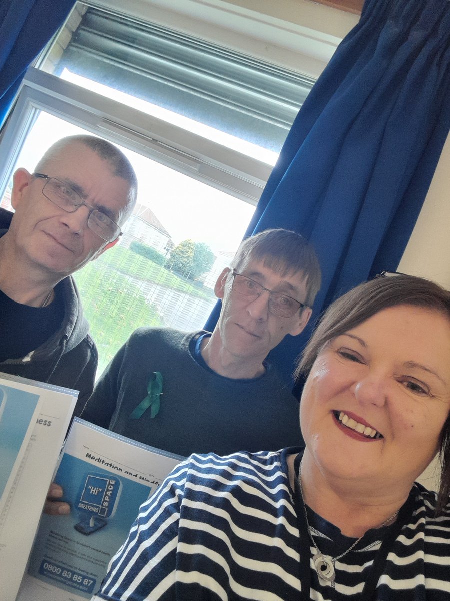 The Motherwell Adult Literacy & Numeracy group  made pin badges to celebrate Mental Health Awareness Week.  They enjoyed listening to relaxing music & had a discussion about mental health.
#BecauseOfCLD #AdultlearningMatters #MentalHealthAwarenessWeek2024