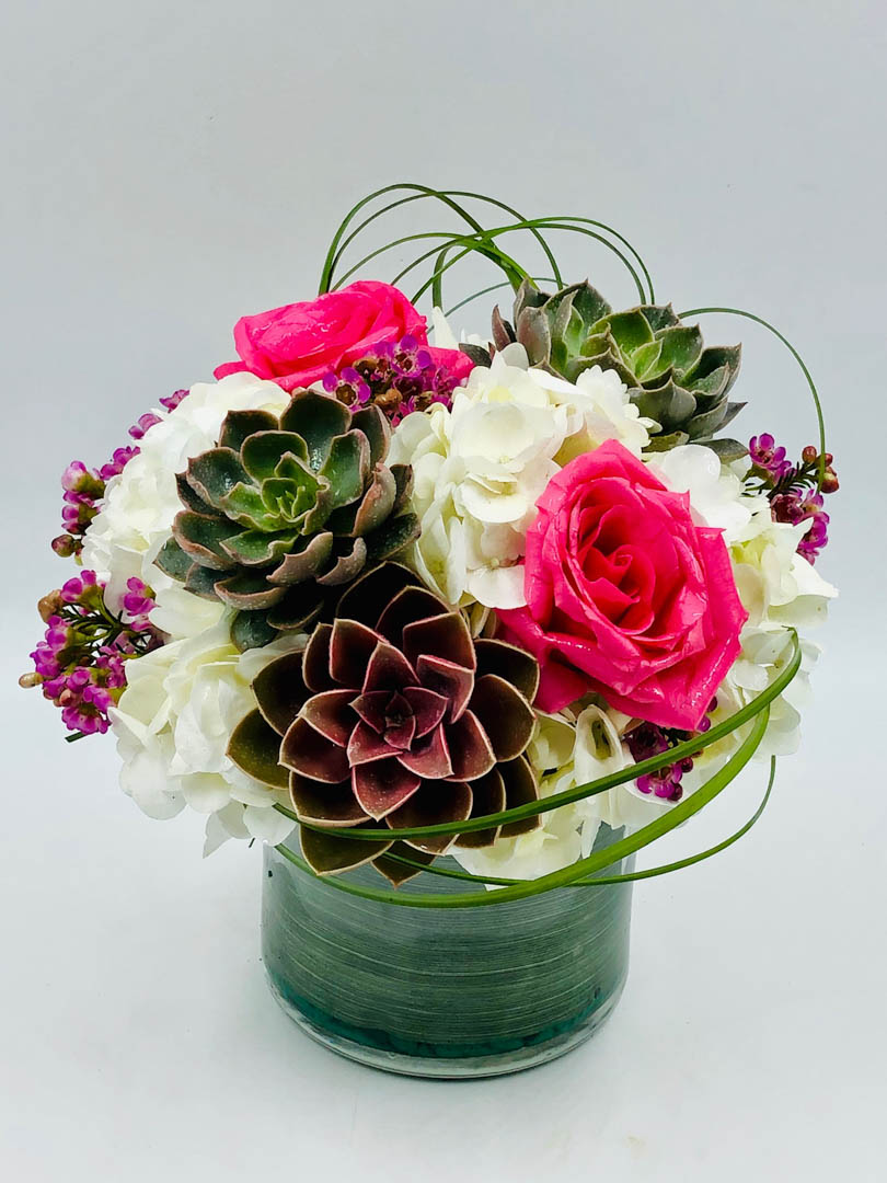 Unique occasions call for custom flowers. Tell us your vision, and watch us bring it to life, crafting arrangements as special as your moments. Visit us today at Oakton, VA!

#CustomFlowers #OaktonVA 
freshflowersflorist.net/about-us/