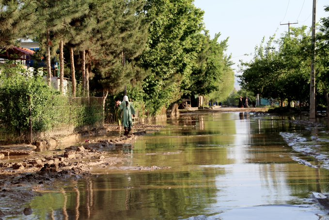 In response to devastating floods in #Afghanistan, we're working with @UNAfghanistan to conduct assessments in #Baghlan. Our relief and recovery efforts aim to support and rebuild affected communities. More from @UNDPaf's @sarodriques via @UN_News_Centre: bit.ly/3QL5u21