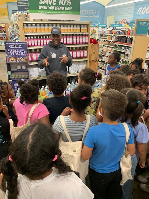 PISDeas's tweet image. @PISD_Mitchell is #levelingup in I&amp;amp;I instruction with a field trip to @sproutsfm to learn about producers and consumers! #pisdpoweredbylearning