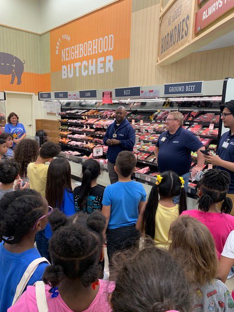 PISDeas's tweet image. @PISD_Mitchell is #levelingup in I&amp;amp;I instruction with a field trip to @sproutsfm to learn about producers and consumers! #pisdpoweredbylearning