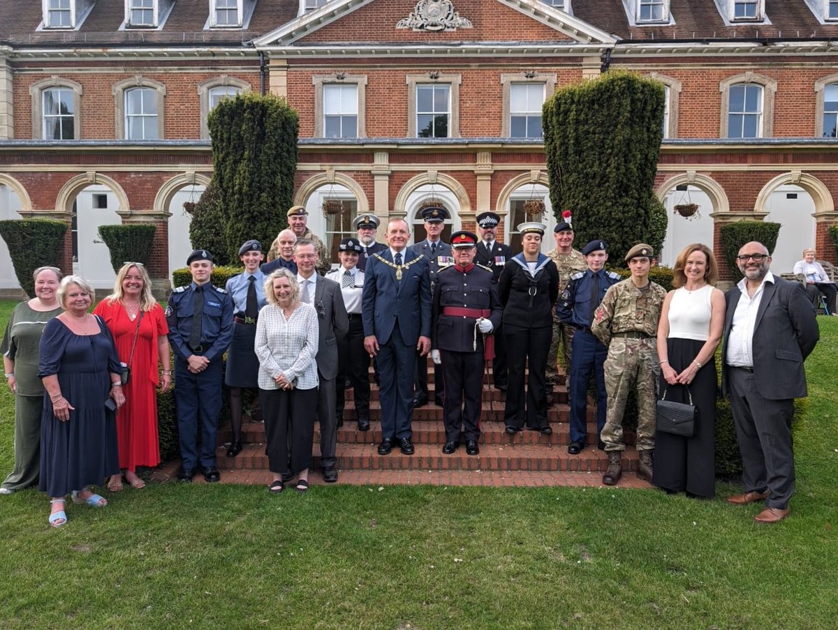 The Mayor joined Rep. Deputy Lieutenant Geoffrey Thompson at the Deputy Lieutenant Awards last Thursday in the Old Palace. A number of highly-distinguished Cadets from across the borough received well-deserved recognition for their efforts over the past year. #ProudOfBromley