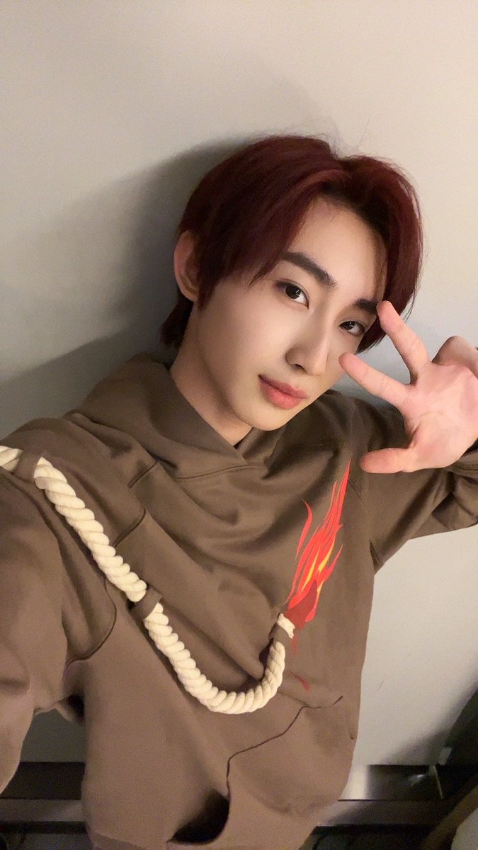 FennecMou's tweet photo. cewe lucu tuh cuman bisa dimilikin sama yang cakep, kalo kata nenek uyut mah kaya zyra punyanya zeyu #BossSelcaDay https://t.co/ZlJZhIU9Uq