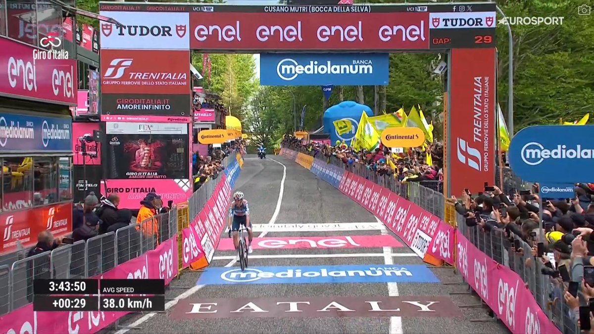 HATS OFF, ROMAIN! 🎩 No stage victory but Bardet is back in the GC battle. 
#GirodItalia