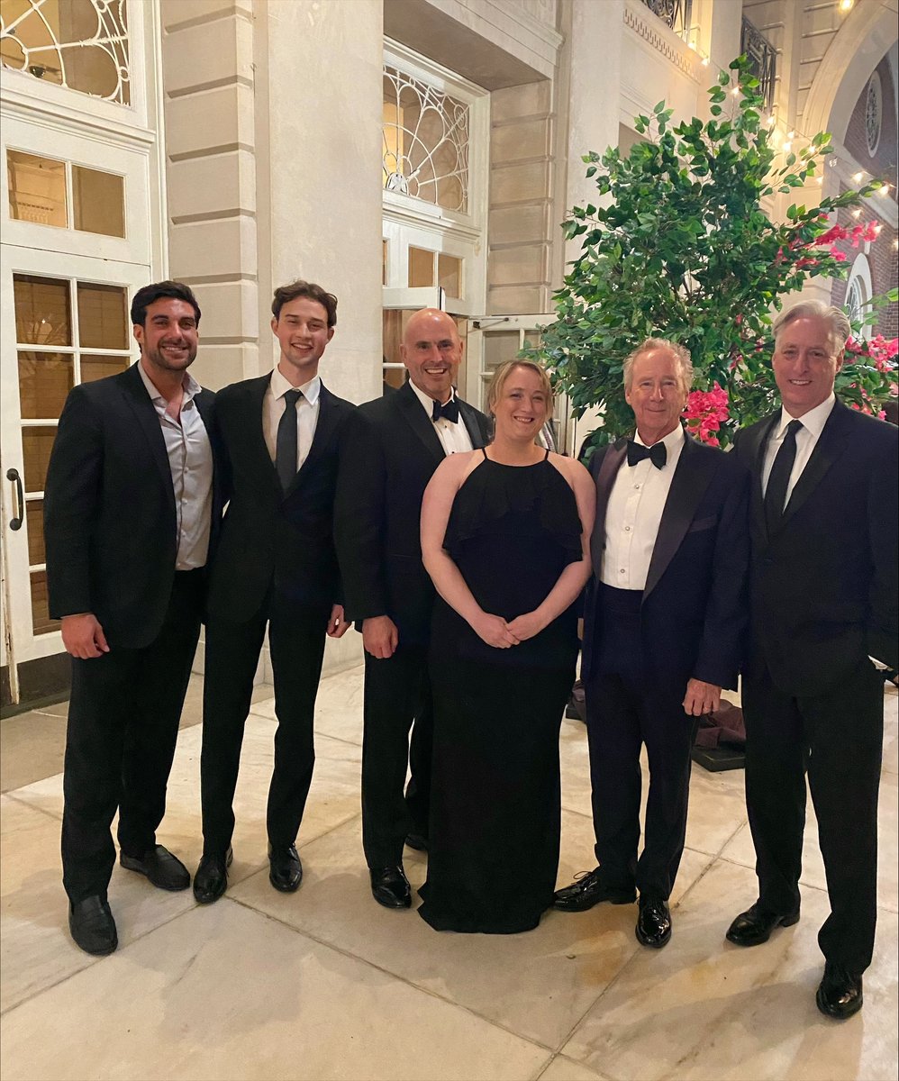 BoucheyGroup's tweet photo. Bouchey Financial Group is a proud supporter of @AmericanCancer Society! Members of our team were able to attend the 20th annual Gala of Hope this past weekend and @StevenBouchey was honored to speak about their incredible work. https://t.co/xpXrf0crAb