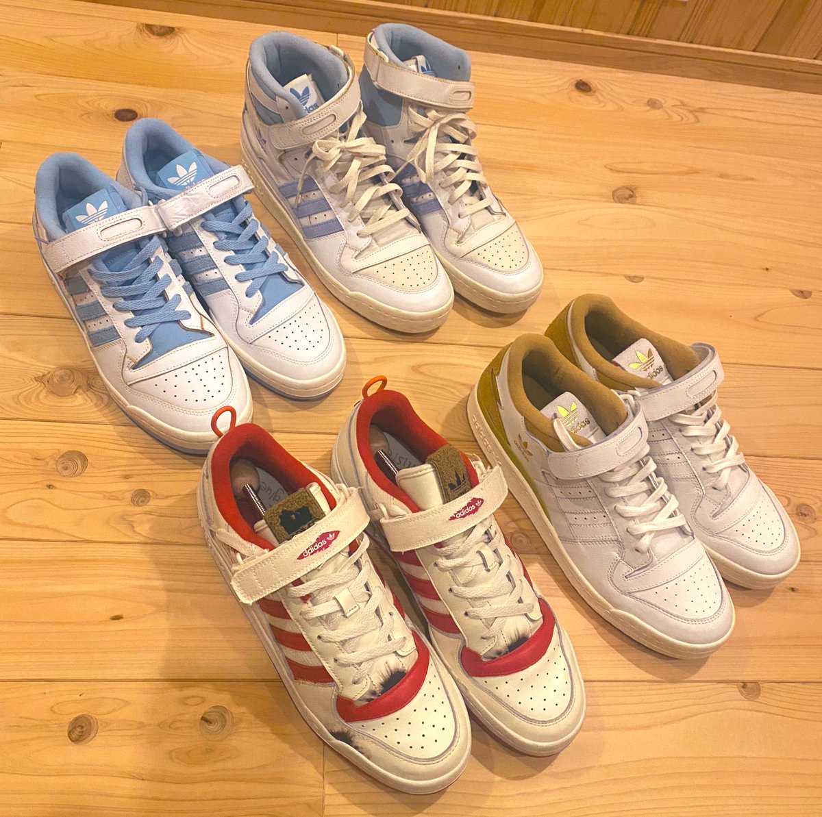 HCh1n's tweet photo. adidas / FOURM系のお手入れ終了👟
ASICSのGEL-LYTE3も好きですが
adidasのFOURMも好きです😊
ベルクロが嫌という方も多いみたいですが
この無骨な感じが良き☺️
明日はどれを履こうか、、、😌
#adidas
#Fourm
#Fourm84
#asics
#GELLYTE3
#スニーカー好き
#NIKEはあんまり https://t.co/vubZWFcr8C