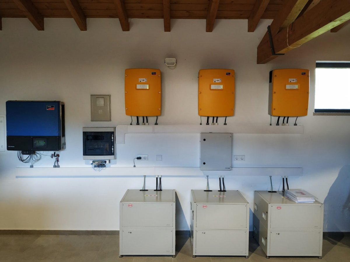 pvmagazine's tweet image. Spain’s storage deployments hit 495 MWh in 2023: According to new data from trade body UNEF, Spain reached 1.823 MWh of cumulative storage capacity at the end of December 2023. dlvr.it/T6smGx #DistributedStorage #EnergyStorage #Markets