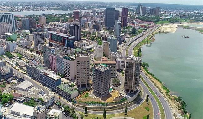 finance_sika's tweet photo. Le ministère ivoirien des Finances répond dans une note à une vive polémique selon laquelle la #CôtedIvoire serait à nouveau logée dans la catégorie des pays #PPTE. https://t.co/szP1iBruLl https://t.co/kRVJE6CnQP