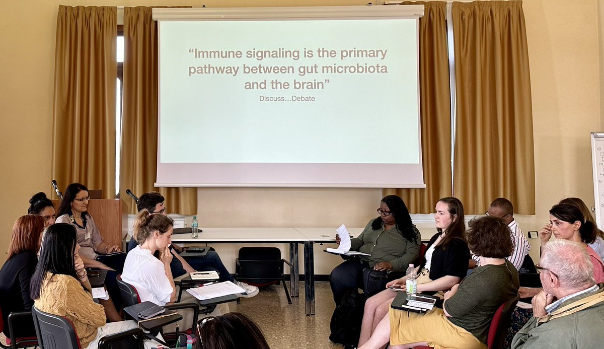Debate time at @NeuroscienceSAS Advanced Course on Microbiota & the Brain #nsasmicrobiota2024 “Immune signaling is the primary communication pathway between the gut microbiota & brain”