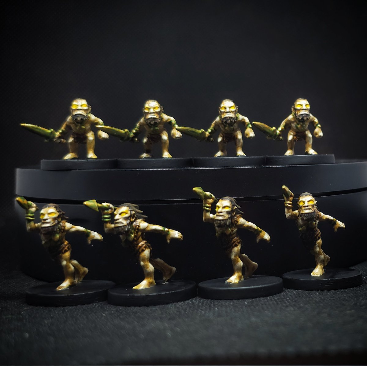 TheHolyFireman's tweet photo. Some very quick &amp; moderately dirty brownies from the Hellboy Board Game.
#minipainting #hellboy #holyfireminis https://t.co/ntTZeiPfQm
