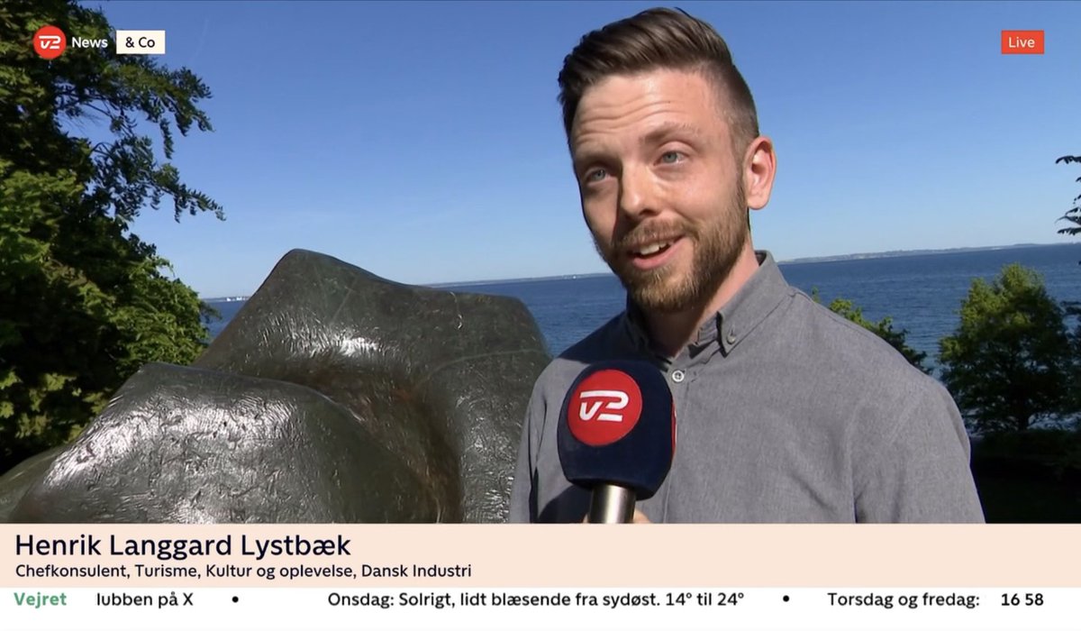 Smilet er bredt i dag, for museerne har slået besøgsrekord. Det skyldes både at danskerne bruger flere penge på oplevelser, men også at museerne har skabt et rum, der tillader socialt samvær og fordybelse på én og samme gang, lyder det fra @LanggardK på @tv2newsdk