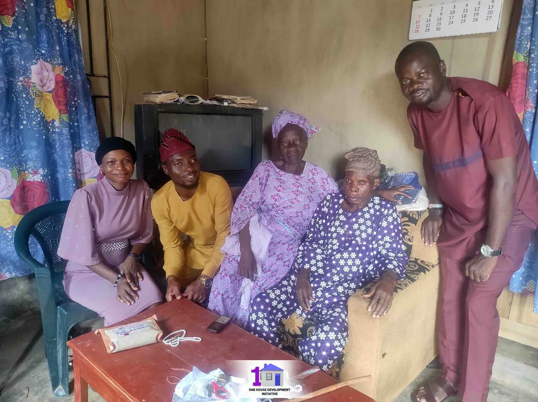 OneHousenig's tweet photo. We at One House Development Initiative in collaboration with ‘Amira and Friends’, in line with the sustainable Development Goal 2030, to ensure that all boys and girls have access to quality early childhood development, care and...
#OneHouse #AmiraAndFriends #Education4all https://t.co/oLHc8DqOje