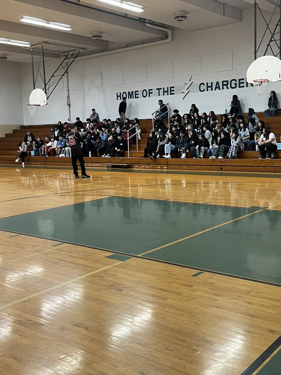 Really, really proud of the engagement from our 8th graders this week! They have been a great audience for Serenity House and have asked great questions for their healthy future selves! 💙⚡️