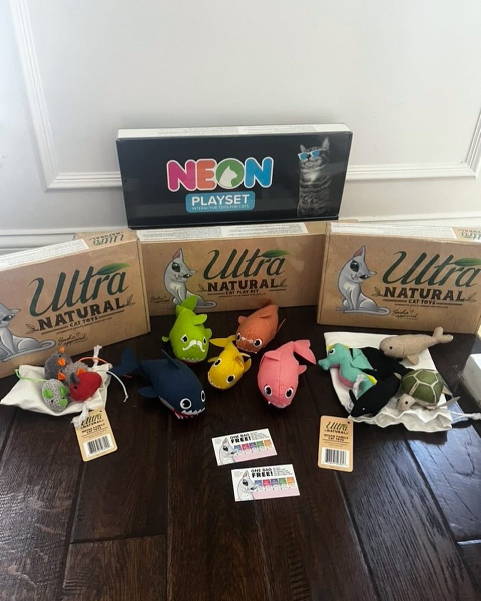 The purrfect care-package from Ultra Natural cat litter, these guys even have neon litter. How cool! Thanks 😊 
#wittywhisker #catcafe #felinecanopyofcare #carepackage #cattoys #donations #catlovers