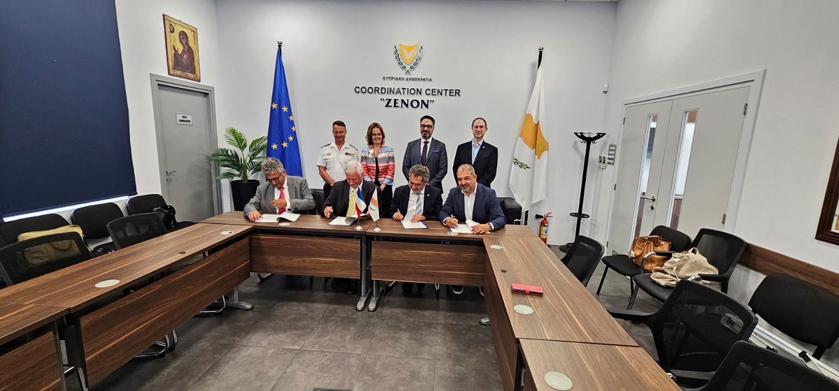 cmmicyprus's tweet image. Major #MoU signed today with @SignalGeneriX, #Lanego and #Arkeocean to reinforce our joint commitment to building the highest possible levels of #research, #innovation, #proficiency and #knowledge in the Marine and Maritime sectors.

More details 👉tinyurl.com/5ev8r22f