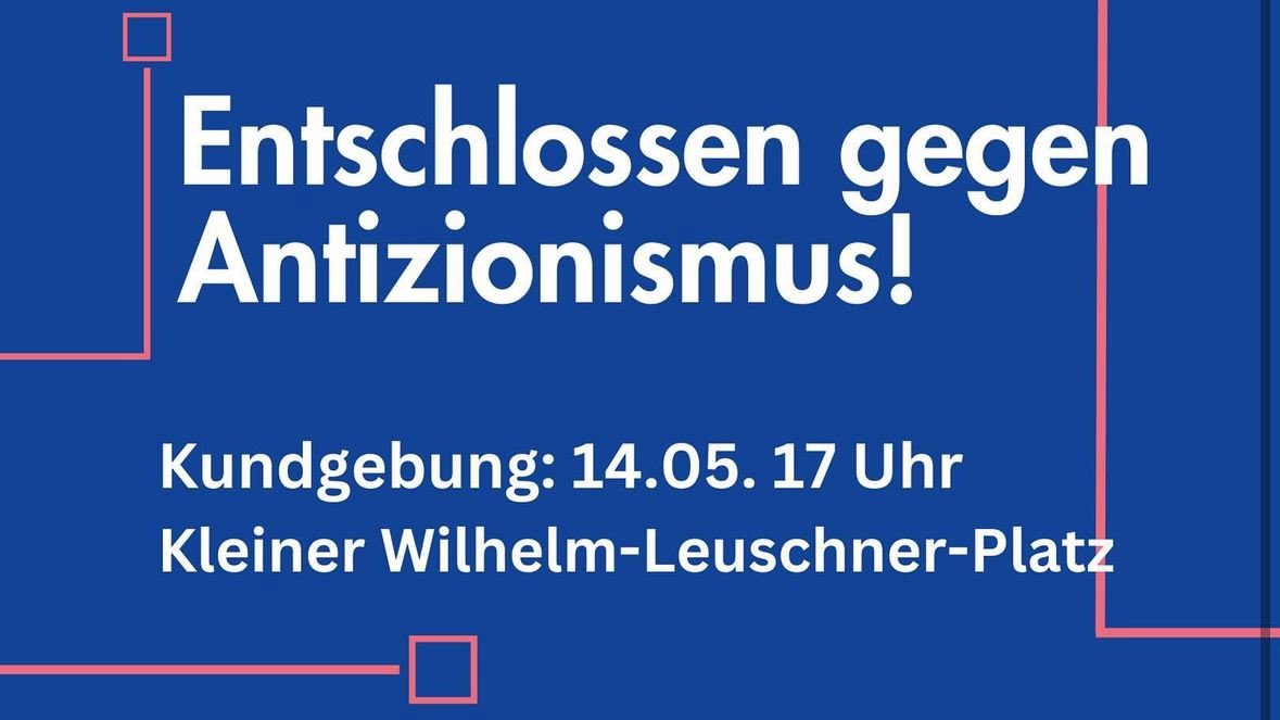 Gut 200 - 250 Personen, die ein klares Zeichen gegen Antizionismus in #Leipzig setzen. Gut so! 🇮🇱

Redebeiträge thematisieren den latenten Antisemitismus verschiedener „roter“, autoritärer K-Gruppen und deren Verbindungen. Wichtige Aufklärung! #le1405
