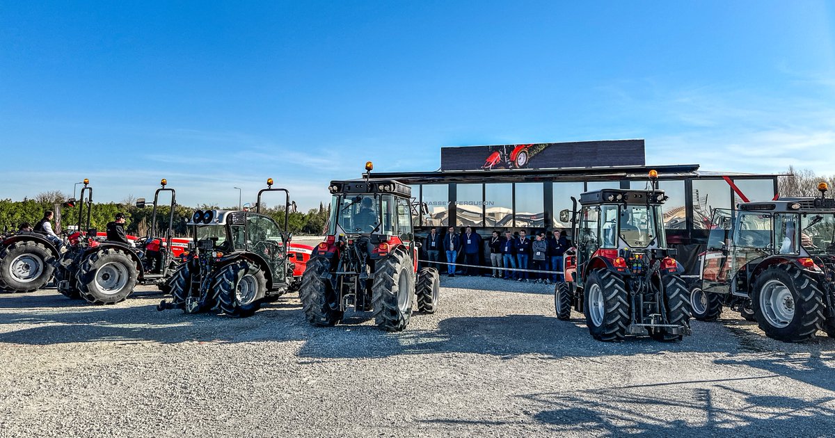 🚜✨Catch a glimpse of the future at Sokoły, Poland and Toledo, Spain!
🌾Join #MasseyFerguson for an exclusive preview of the #MFeXperience Tour. Unveiling innovation in the heart of the fields!🌍🌱
Get in touch with your dealer → bit.ly/49i1Svp
