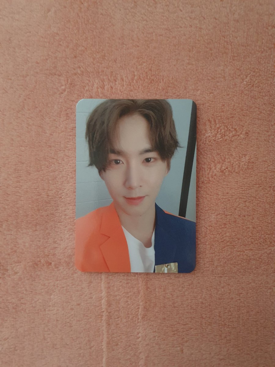yuchained's tweet photo. (wts)

pentagon thumbs up! album with all inclusions:

♡ photobook
♡ SHINWON photocard
♡ group cd https://t.co/n26Yv70uPc