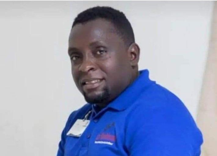AlterNewsOnline's tweet photo. Le policier Jean Danas a été assassiné par des bandits armés dans la nuit du lundi 13 mai 2024 à Coté plage 20, commune de Carrefour. Cet agent 3, issu de la 22eme promotion de l'institution policière est affecté au #CBIM, confirme le @synapoha, rappelant que 18 policiers ont été assassinés de janvier à date. #AlterNews