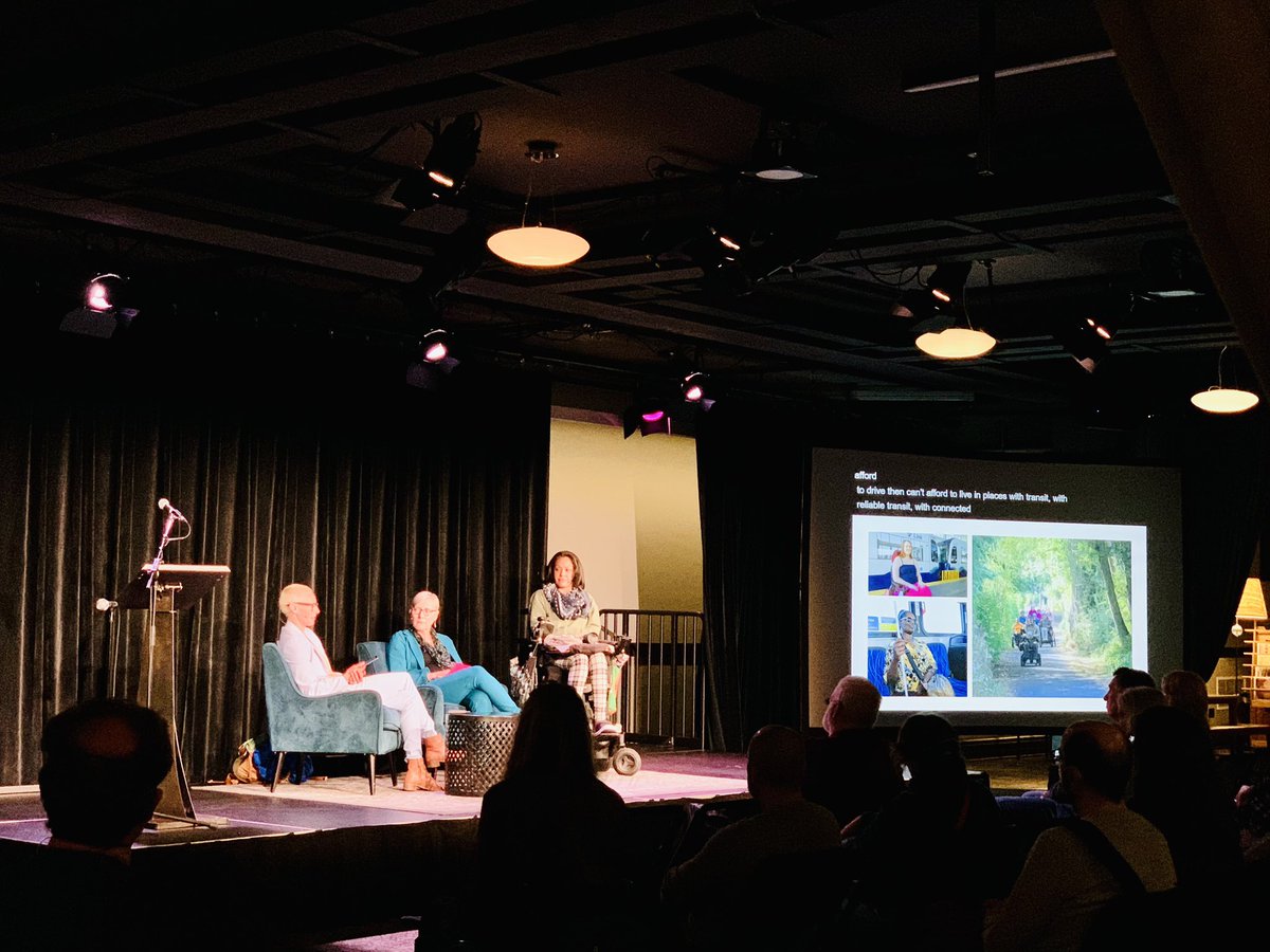 Thank you to everyone who came out to my book talk last night and for @THSEA, @BarbChamberlain and Tanisha Sepúlveda for creating space for us to dream about a less car-dependent future.