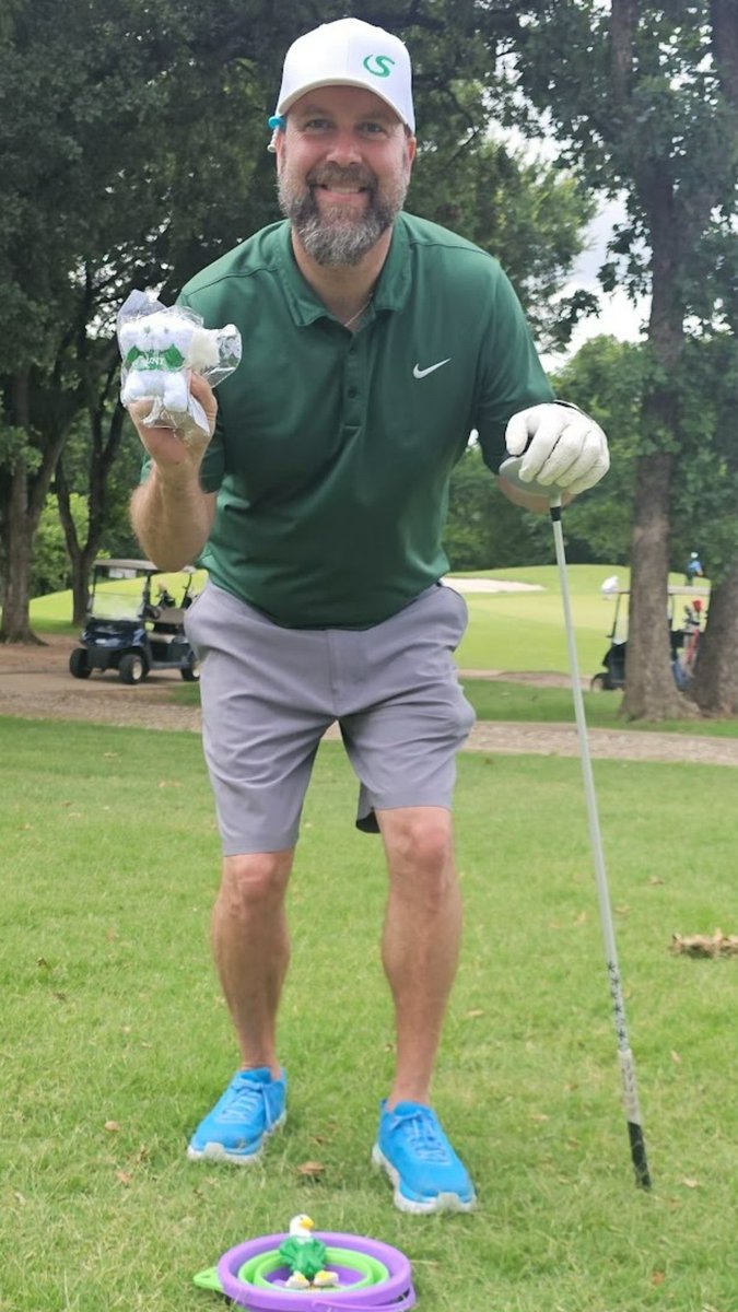 Shout out to the @HANTX on the 2024 Golf Tournament to raise money for scholarships. CMHT represented at a hole where golfers helped Eagles find their nest. A fun experience for our students and a wonderful reunion with many faculty and UNT alumni. #untcmht #unthospitality