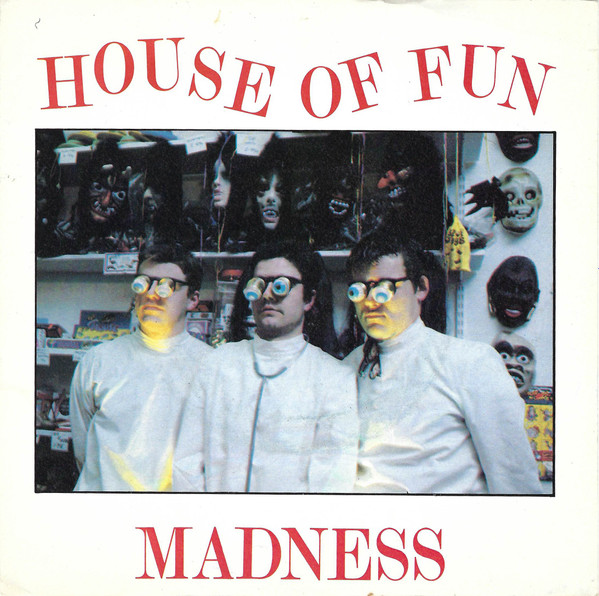 #AlmanaccoRock by @FabioLisci
#otd  #14maggio
Il 14 maggio 1982 i Madness fanno uscire il singolo 'House of Fun'. E' stato l'unico loro singolo a raggiungere la prima posizione nella UK Singles Chart. Rimase in classifica per nove settimane.
