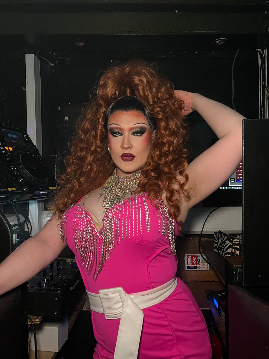 COME TO YOUR MOMMA!! 🎙️ 💄 Brums Kween of Karaoke, the fabulous @DahliahRivers is back with us TOMORROW night at the @VillageBrum Join us from 7pm for BUY ONE GET ONE FREE drinks until 9.30pm! 🥃 FREE SHOTS FOR ALL SINGERS