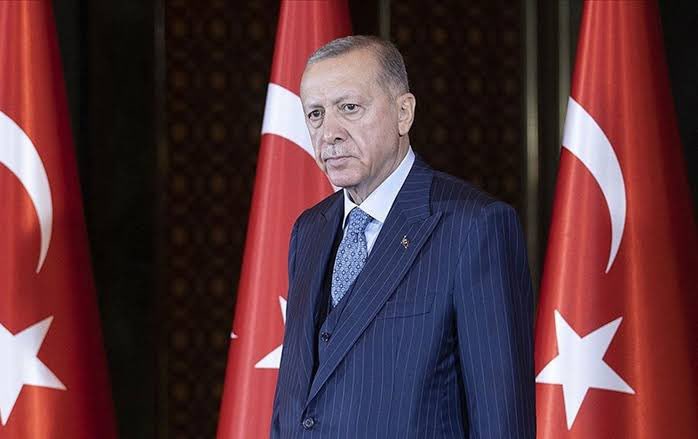 Cumhurbaşkanı Erdoğan: “Milletin sınıfta bıraktığını biz de baş tacı edemeyiz.”