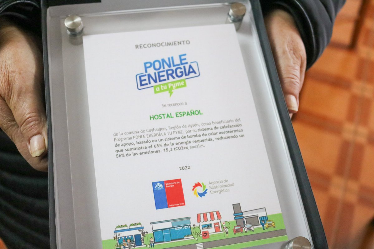 Luisa Sánchez es dueña del Hostal Español de #Coayhaique, que fue beneficiada con el programa #PonleEnergíaATuPyme para instalar una bomba de calor. Esto le permite ahorrar en energía y también ayudar al medioambiente evitando el uso de 6.500 litros de petróleo al año.