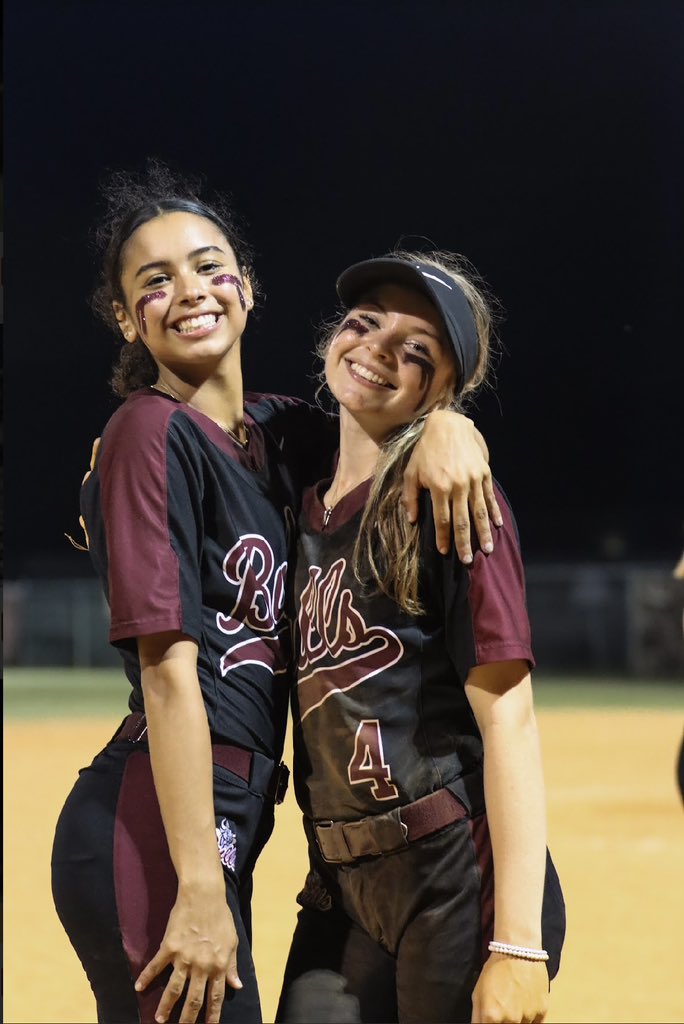 All smiles for game day tonight☺️☺️. 
⏰ 7pm
📍east lake high
  Regional game!!!