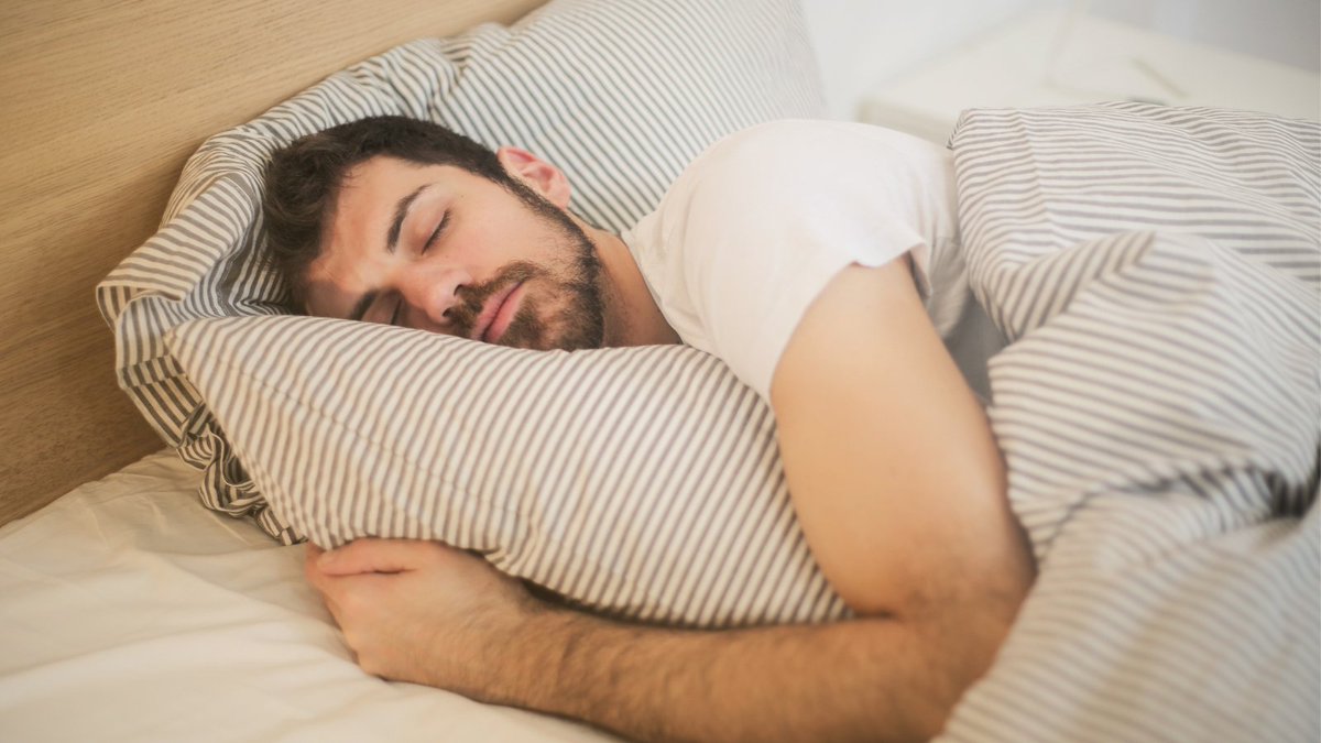 ThipMedia's tweet photo. Can fever increase during your sleeping hours?
Read this and take necessary precautions - https://t.co/7sXLT4msjU

#fever #feversymptoms #highfever #feverprecautions #sleep #happysleep #sleepinghours #THIPMedia https://t.co/DgvOqz3zF2