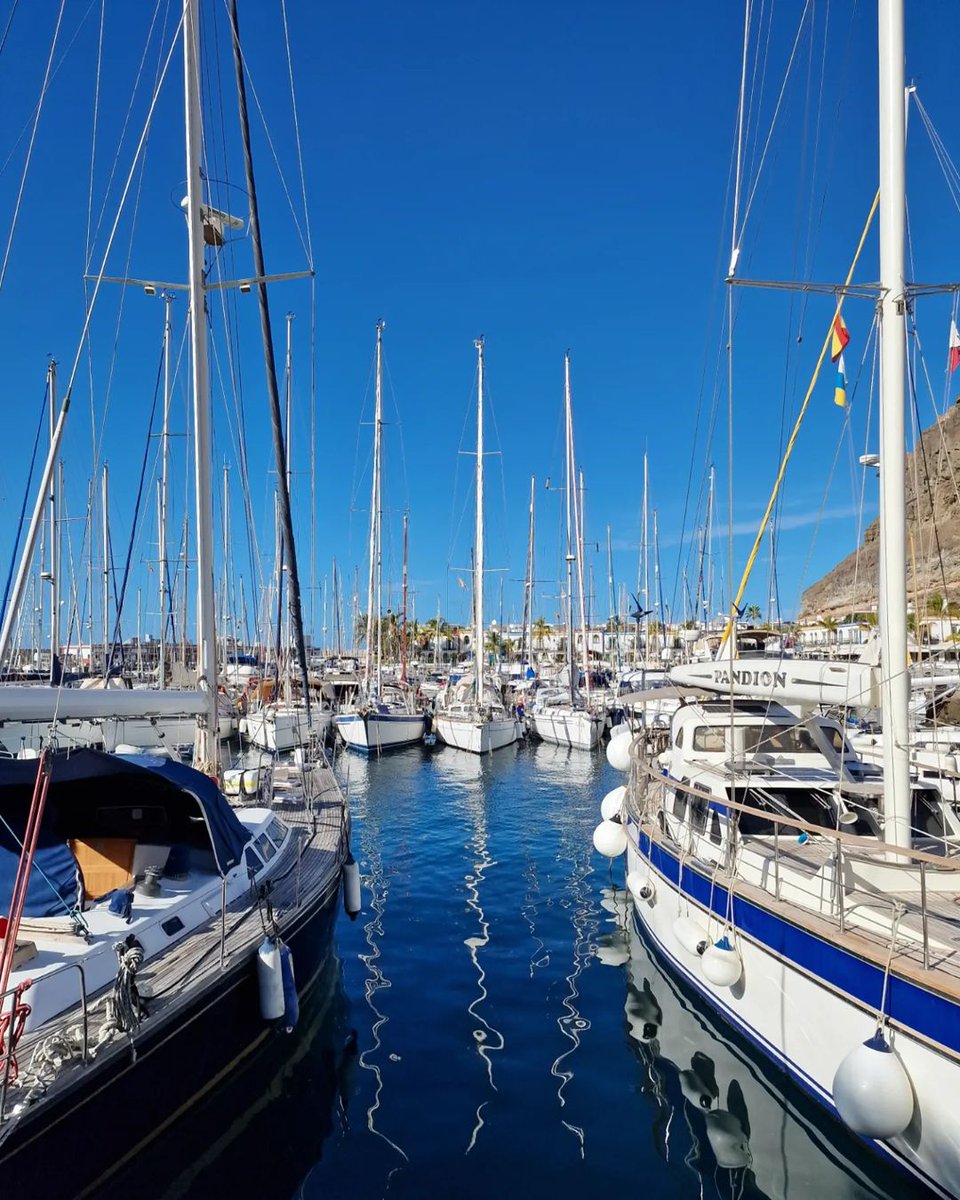 Puerto de Mogán, a fishing village in #GranCanaria, charms with colorful flowers adorning its cobblestone streets and balconies. 🌺 Traditional charm. beautiful beaches and a variety of activities on land and sea. Ready to visit?

📸: @sohnvonheinz (IG)

#VisitSpain #SpainCoast