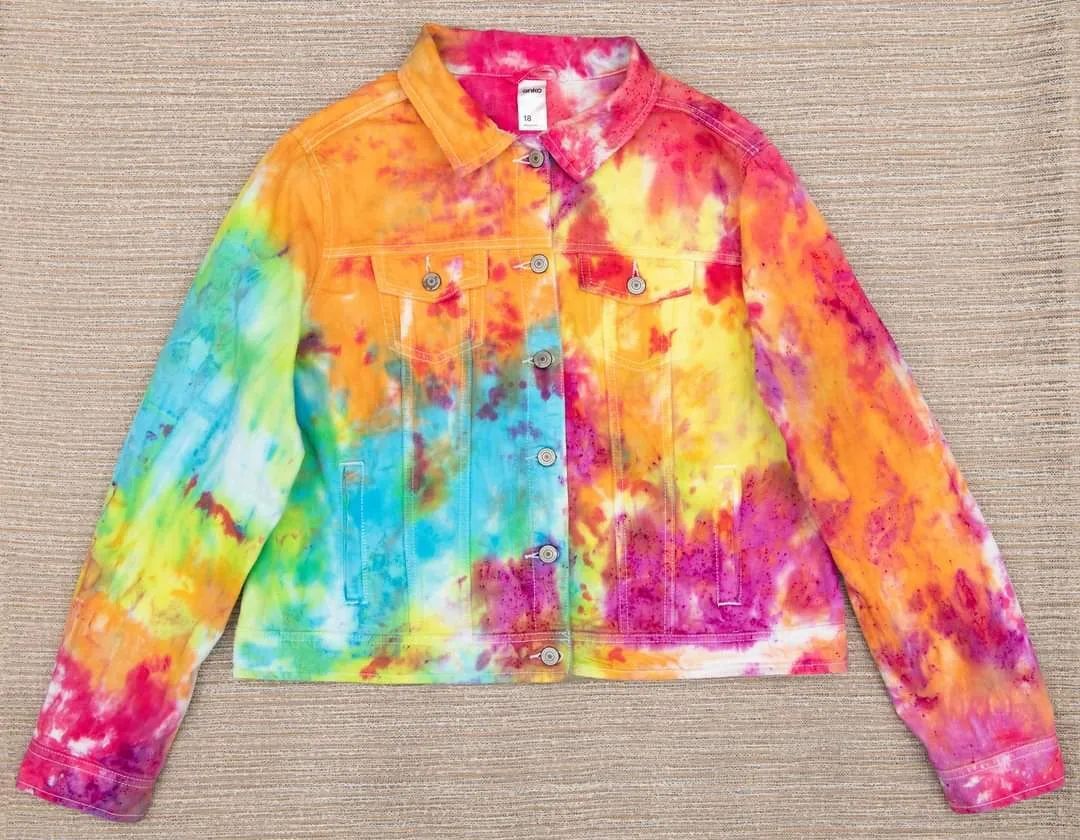 Our tie dye denim jacket is traveling to Germany!
I hope it brings a sunny spring mood 🌼
.
.
.
#bohofashionstyle #bohohippiechicstyle #bohostyle #hippieclothes #bohemianhippie #bohohippiestyle #bohohippiestyle #bohofashion #bohohippie #bohohippy #bohemianstyle #bohohippiestyle…