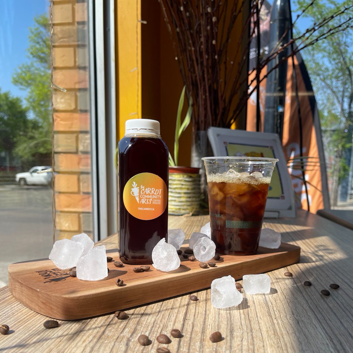Need a refreshing pick-me-up to start your week after the long weekend? The Carrot cold brew is expertly crafted to deliver an irresistibly smooth and bold flavour to give you an energy boost! #yegcoffee #yegcafe #yeg
