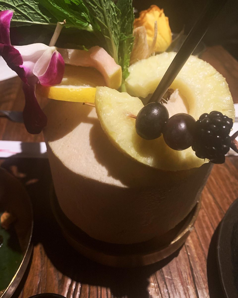 GelueBorr's tweet photo. Cocktail and dessert at Bua Thai in the Upper East Side #cocktail #dessert #buathai #ues #manhattan #thaifood #seated #lunch #delicious #yum #forya #foodporn #foodie https://t.co/82bZQ0jdNT
