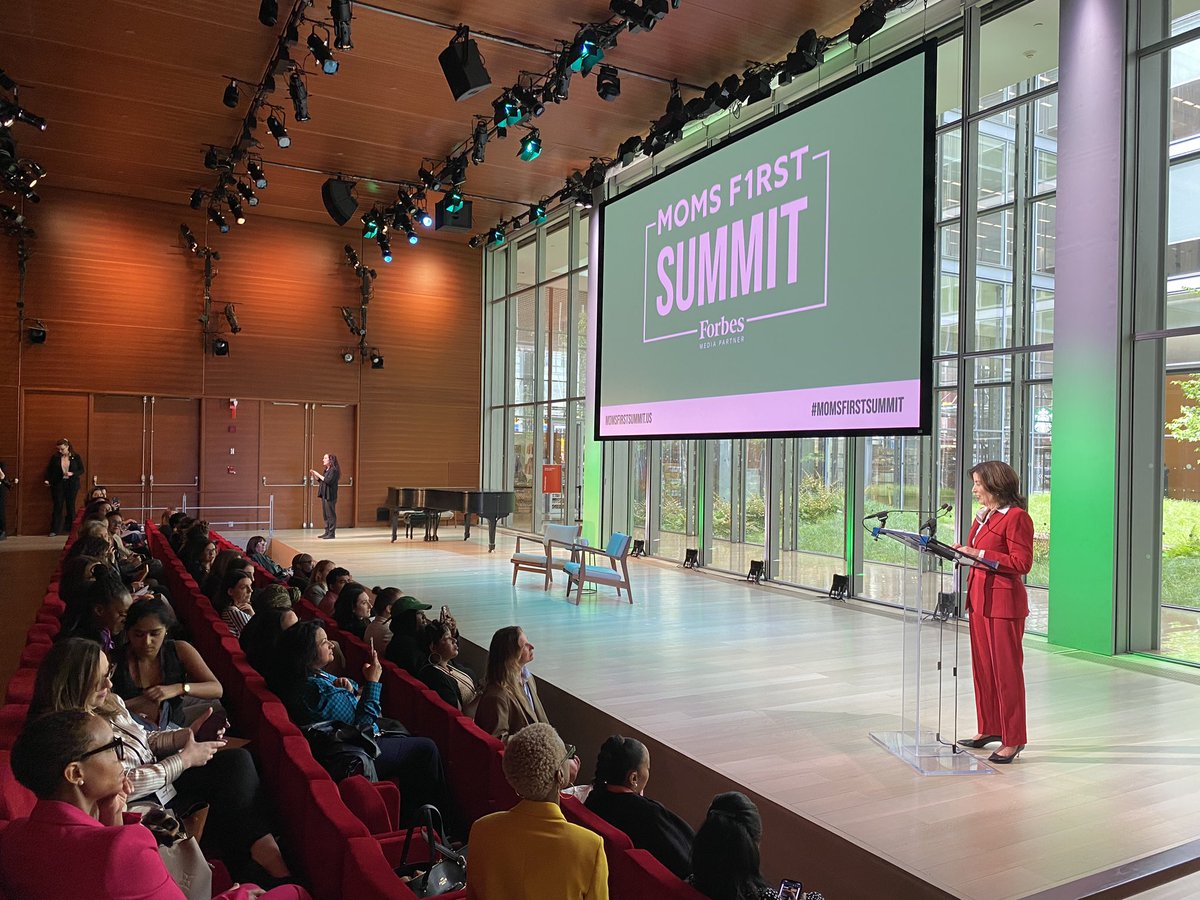 Here at the Moms First Summit in midtown, @GovKathyHochul lays out her Pro-Mom Agenda: ➡️ First-in-the-nation paid prenatal leave ➡️ Expanding access to doula care ➡️ Eliminating co-pays for pregnancy-related care ➡️ $7 billion investment in childcare