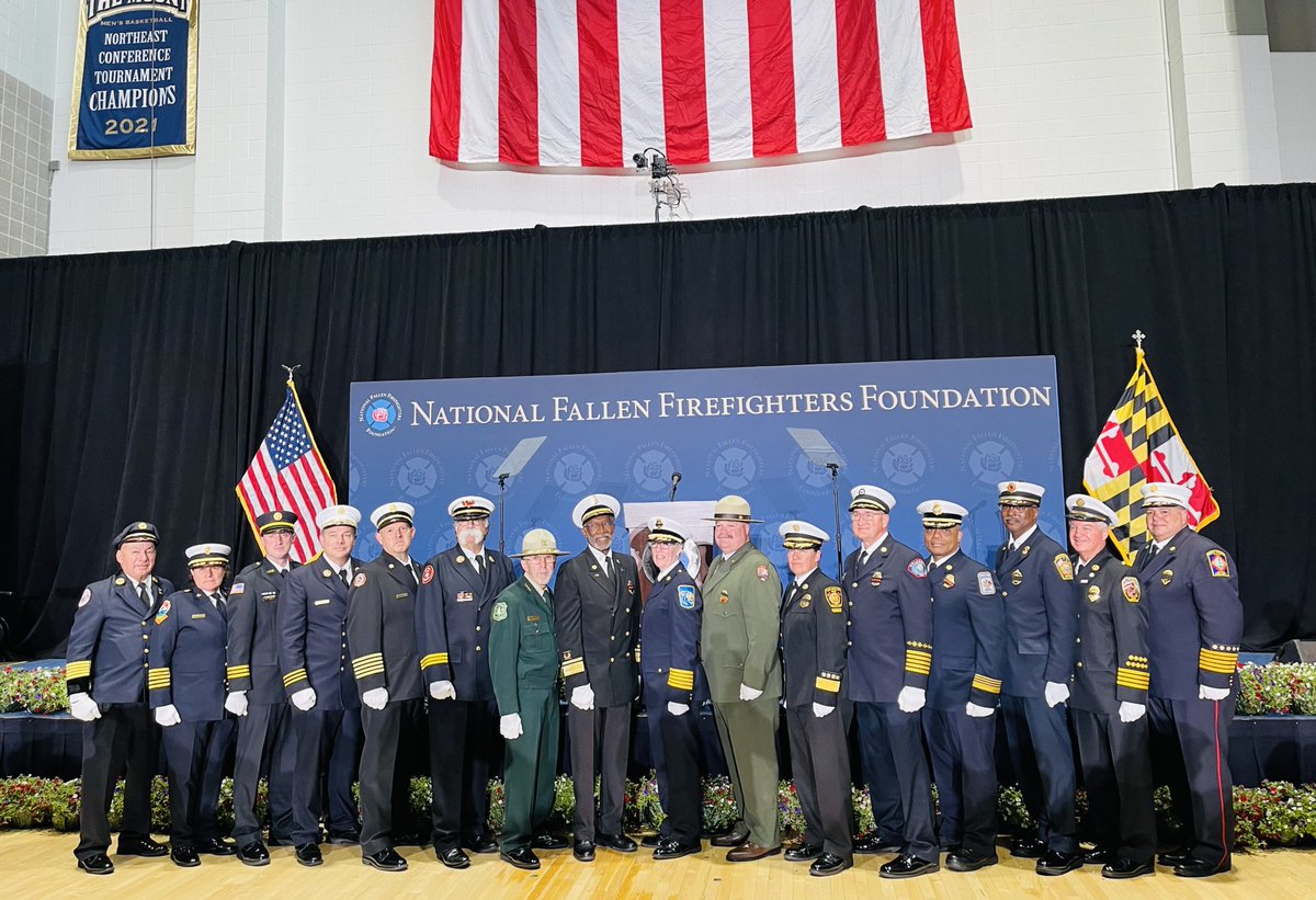 NPS Structural Fire Chief, Shane Crutcher was honored to present an American flag, rose, and memorial badge to 16 families during the National Fallen Firefighters Memorial Weekend May 3-4, 2024. #FireHero2024 
weekend.firehero.org/events/memoria…