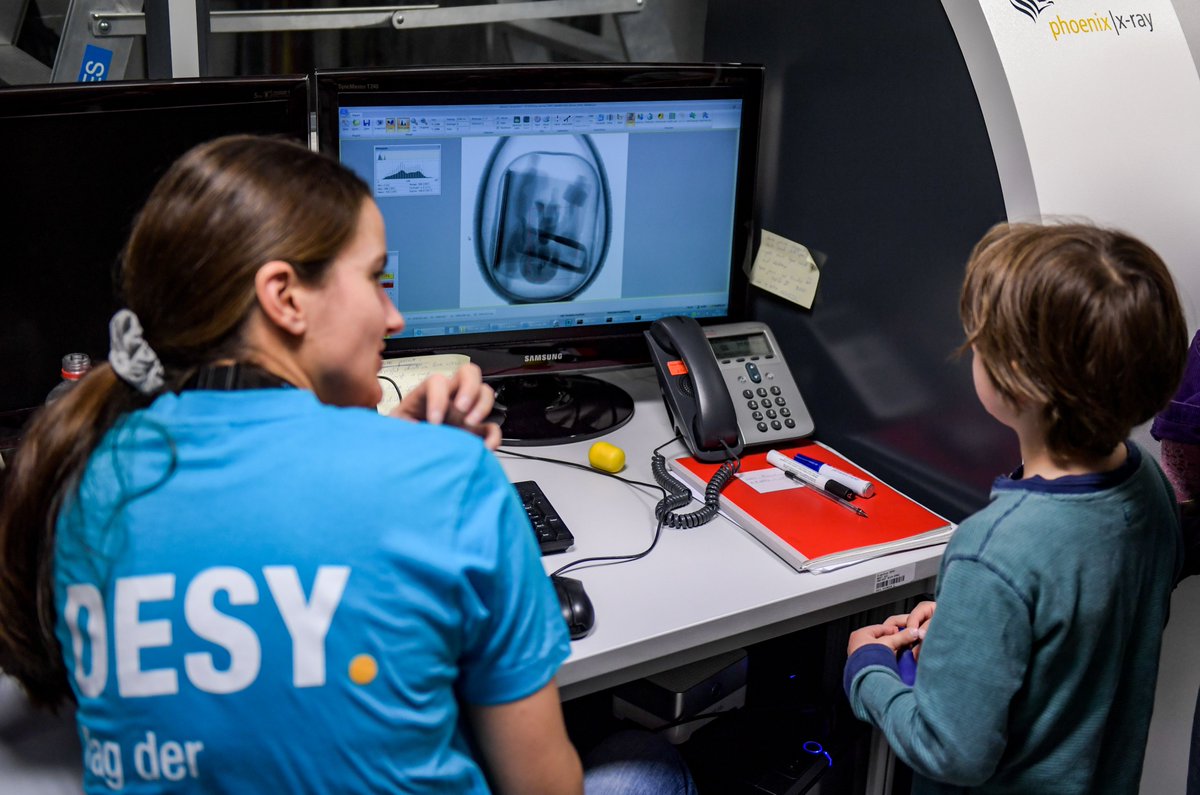 DESY-Feuerwehr, Schüler:innen-Labor, Roboter steuern, Knödelhütten bauen, Physik erleben & mitmachen. Das #Kinderprogramm von @desy beim Science City Day am 1. Juni hat einiges für euch zu bieten: Das Programm findet ihr unter: sciencecityday.de