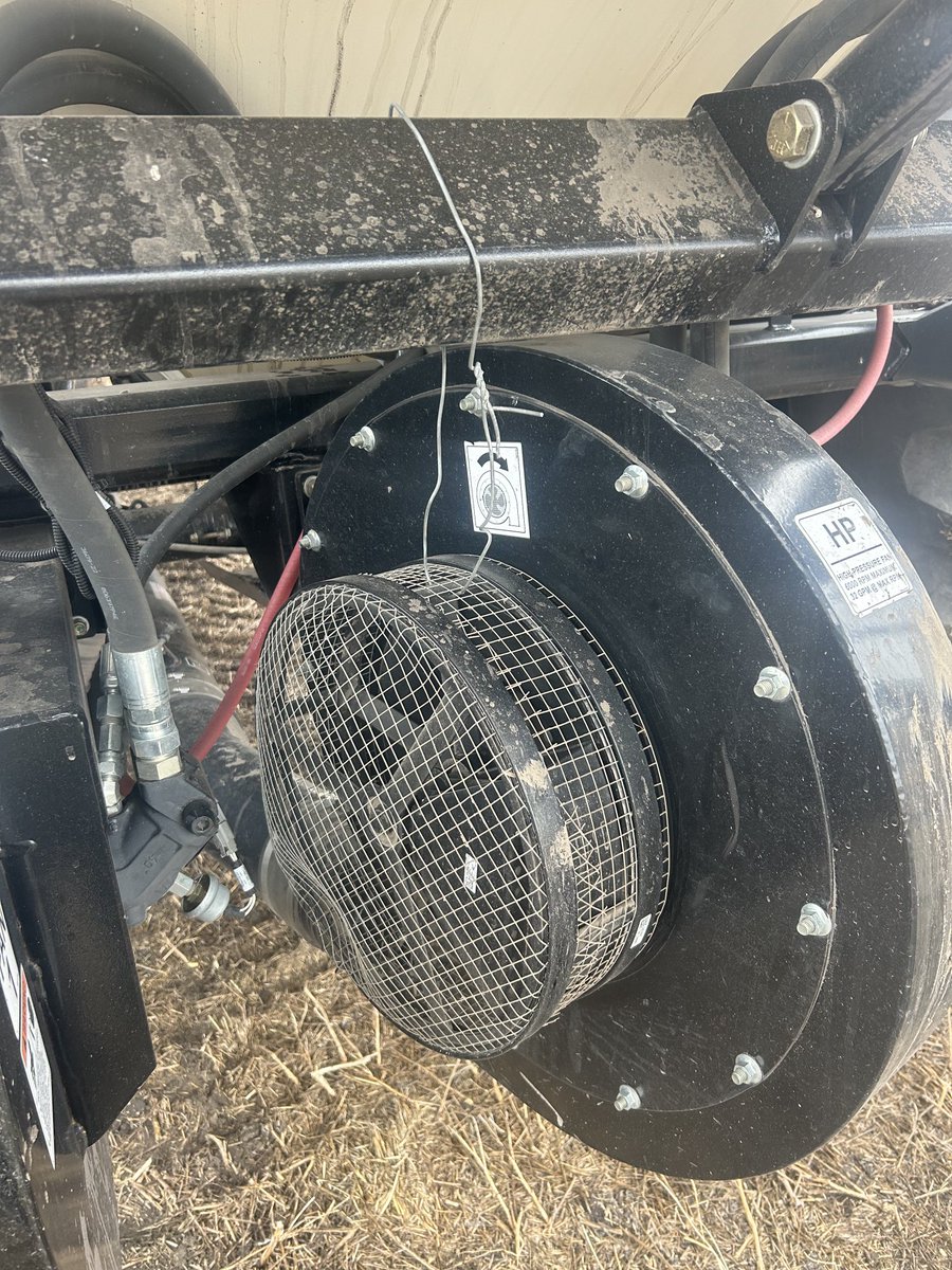 Can’t even make a bearing last on the spinning screen. That wire should hold it from turning till we are done seeding. #AgTwitter