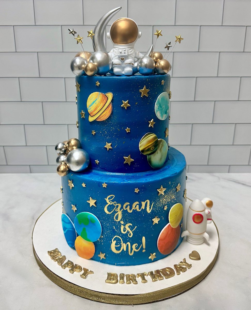 This cake is out of this world! 🚀🧑‍🚀

#spacecake #kupcakekitchen #wantcake #cakeinspiration #spacecakes #caketopperideas #customcaketopper #birthdaycakeideas #birthdaypartyideas #birthdayideasforkids #cakedesigner #customcakes #3dcakes #amazingcake #amazingcakes #santaclarita