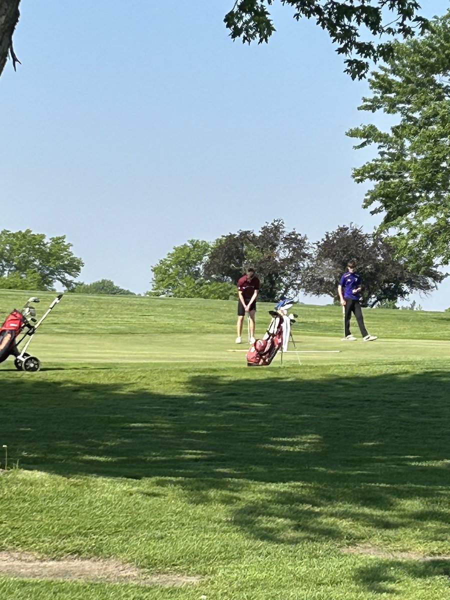 A-4 District Golf is underway! Good luck Discoverers! ⛳️