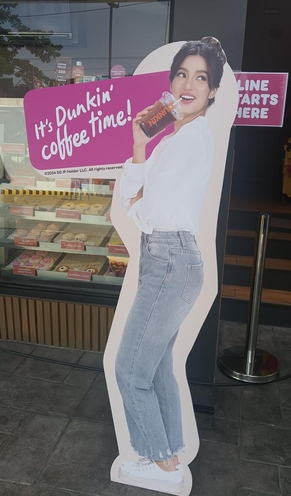 inhenyerangBula's tweet photo. Happy Iced Choco Java Day ๐ฉท๐งก
@dunkinph @bellemariano02
#DunkinPHChocoJava #DunkinPH
#BelleMarianoDunkinPH #BelleMariano https://t.co/78N9HFwohj