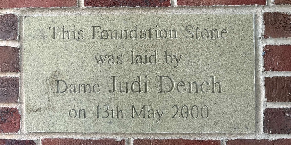 Superstar Mount Old Scholar, Dame Judi Dench, laid the foundation stone @themountgymandfitness hall 24 years ago. The hall is still going strong as a sports hall & state-of-the-art fitness centre. Thanks again, Dame Judi! #thriveatthemount #liveadventurously #mountschoolyork