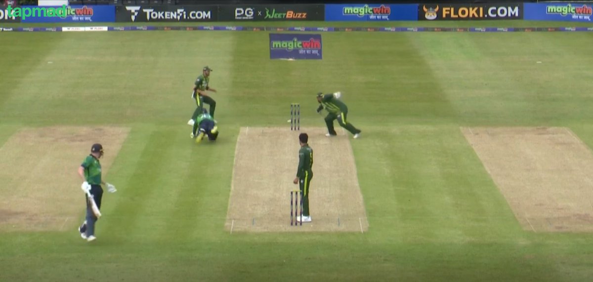Azam Khan once again did poor wicketkeeping today, which resulted in Pakistan conceding extra runs. It was a very bad decision to have Azam Khan keep wicketkeeping when Rizwan is available.
#PAKvsIRE