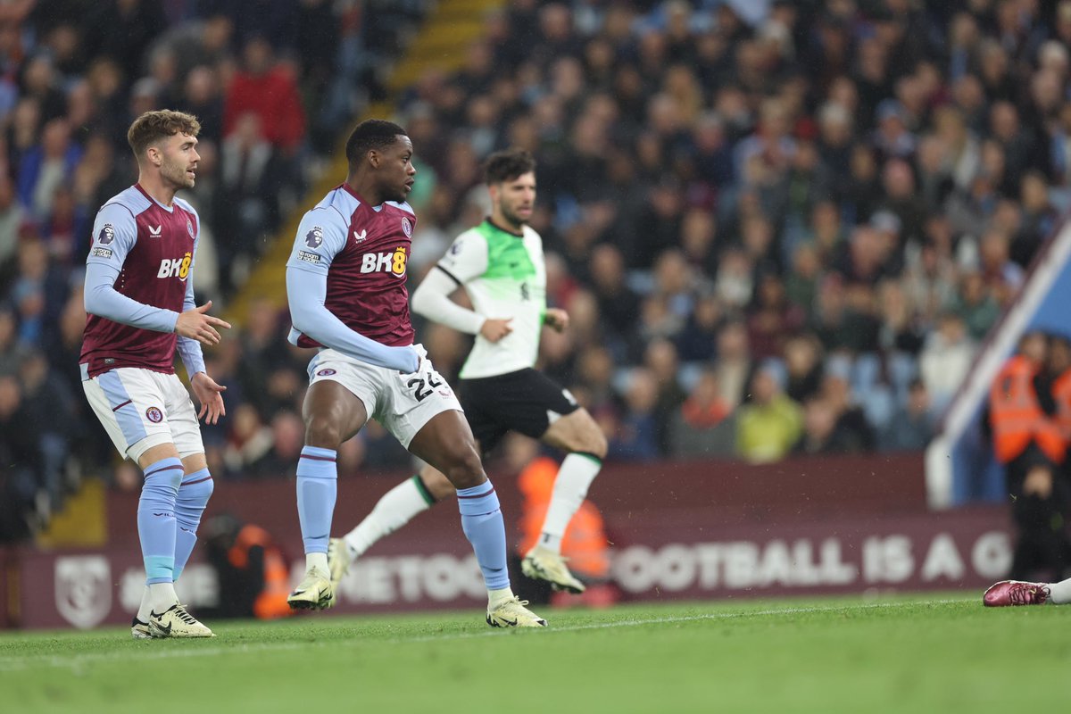 Calum Chambers tweet media